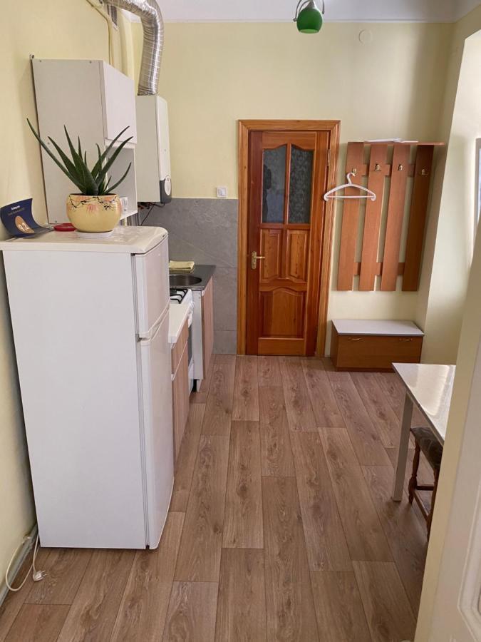 Den Apart On Rynok Square Apartment Лвив Екстериор снимка